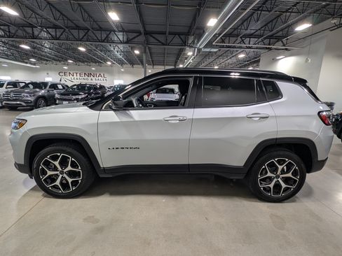 Used 2025 Jeep Compass Limited AWD/4WD image 6