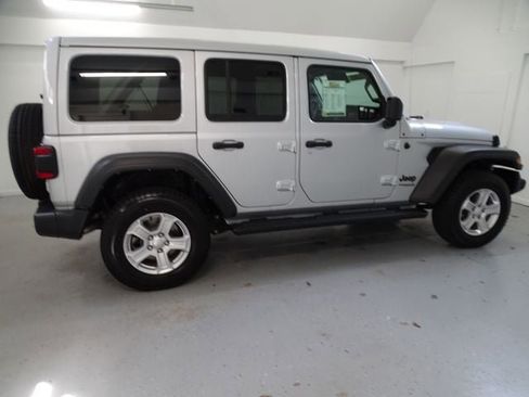 Certified 2022 Jeep Wrangler Unlimited Sport w/ Sun And Sound Package image 24