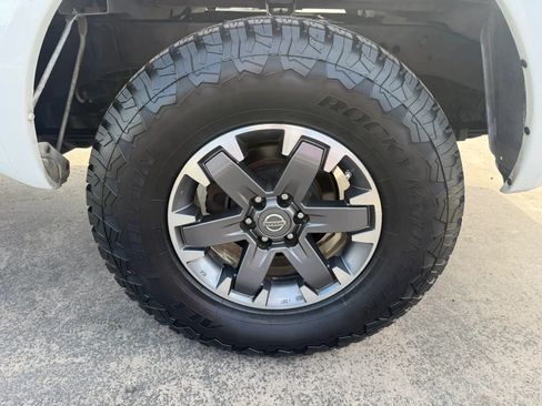 Used 2015 Nissan Frontier Desert Runner RWD image 30