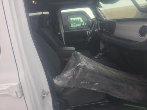 Used 2025 Jeep Wrangler Unlimited Sahara w/ Safety Group image 10