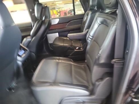 Used 2023 Lincoln Navigator L Reserve AWD/4WD image 9