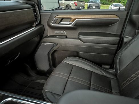 Used 2023 Chevrolet Silverado 1500 High Country w/ High Country Premium Package AWD/4WD image 27