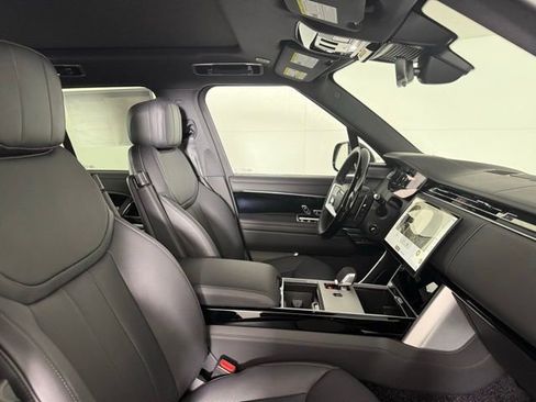 New 2025 Land Rover Range Rover SE image 37