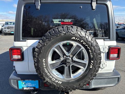 Certified 2019 Jeep Wrangler Unlimited Sahara AWD/4WD image 19