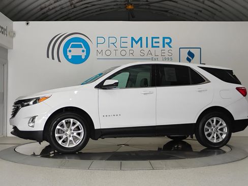 Used 2020 Chevrolet Equinox LT image 2