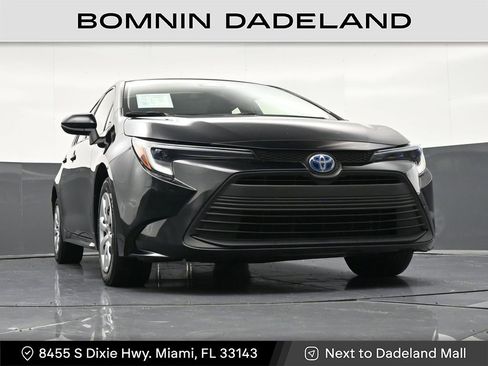 Used 2024 Toyota Corolla LE image 32