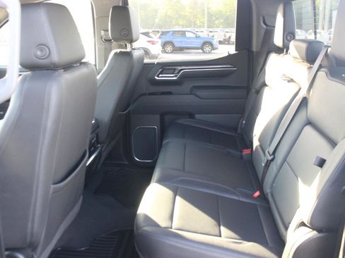 Used 2023 Chevrolet Silverado 1500 LTZ w/ LTZ Convenience Package II AWD/4WD image 32