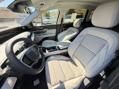 New 2026 Lincoln Nautilus Reserve w/ Jet Appearance Package image 14