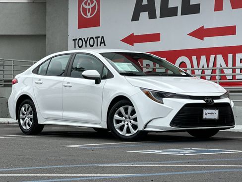 Used 2023 Toyota Corolla LE FWD image 8