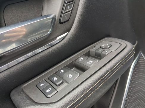 Used 2025 RAM 1500 Laramie w/ Sport Appearance Package image 12