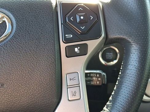 Used 2020 Toyota 4Runner SR5 Premium w/ Moonroof Package AWD/4WD image 25
