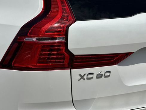 Used 2020 Volvo XC60 T5 Momentum w/ Protection Package Premier FWD image 25