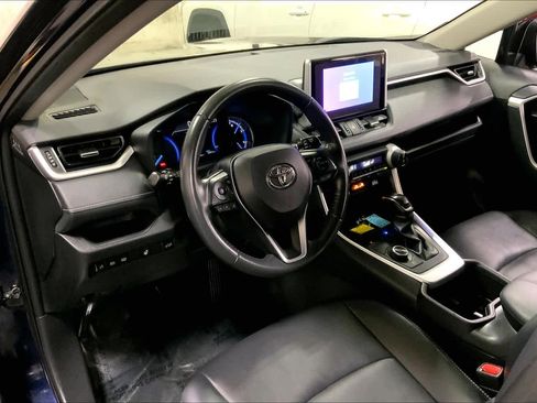 Used 2023 Toyota RAV4 XLE Premium image 18