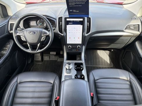 Certified 2022 Ford Edge SEL w/ Convenience Package image 2