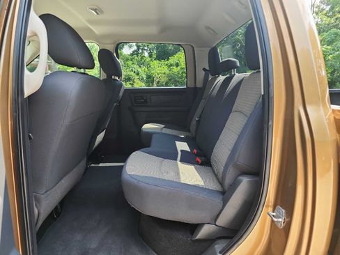 Used 2011 RAM 2500 ST w/ ST Popular Equipment Group AWD/4WD image 28