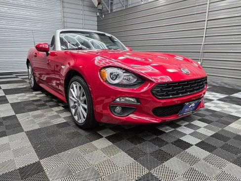 Used 2017 FIAT 124 Spider Lusso RWD image 4