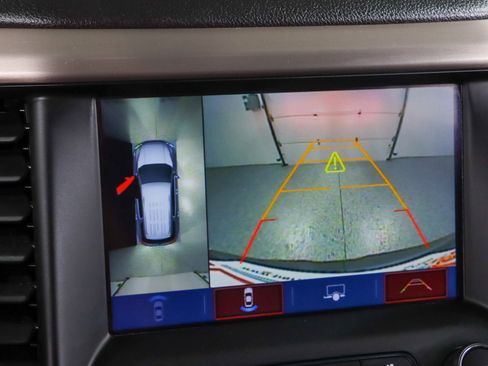 Used 2019 GMC Acadia Denali w/ Technology Package AWD/4WD image 19