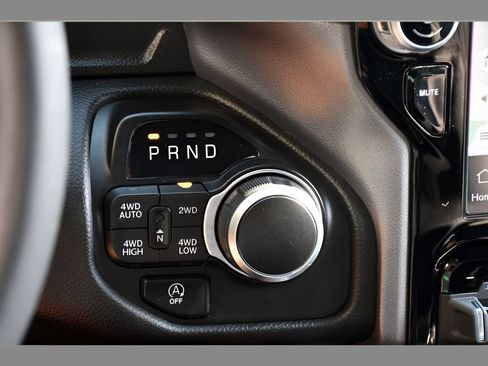 Used 2023 RAM 1500 Big Horn AWD/4WD image 36