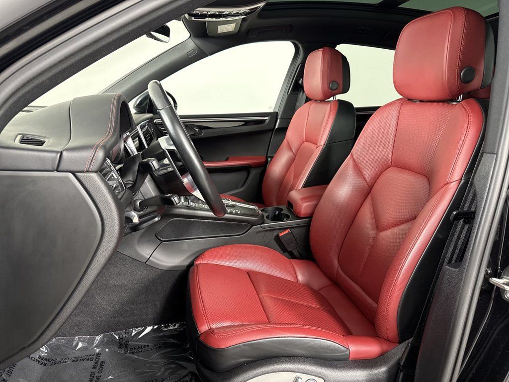 Certified 2021 Porsche Macan AWD/4WD image 5