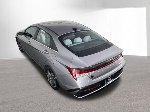Used 2024 Hyundai Elantra Limited FWD image 38