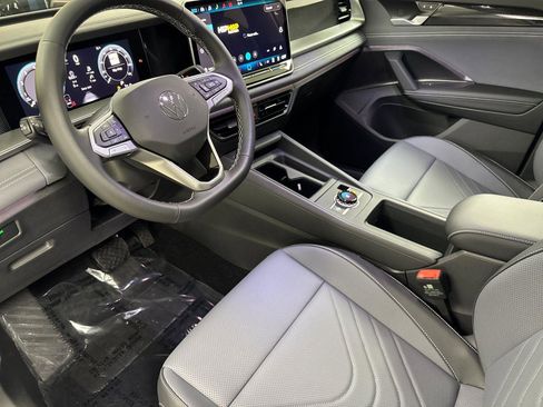 New 2026 Volkswagen Tiguan SE AWD/4WD image 9