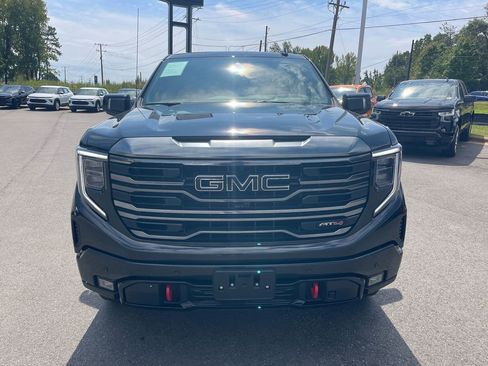 Used 2024 GMC Sierra 1500 AT4 w/ Technology Package image 8