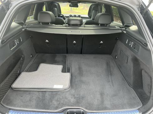 Used 2025 Mercedes-Benz GLC 300 4MATIC image 34