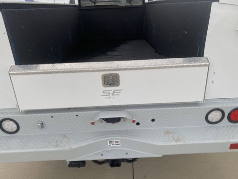 Used 2024 Ford F250 XL w/ XL Chrome Package RWD image 8