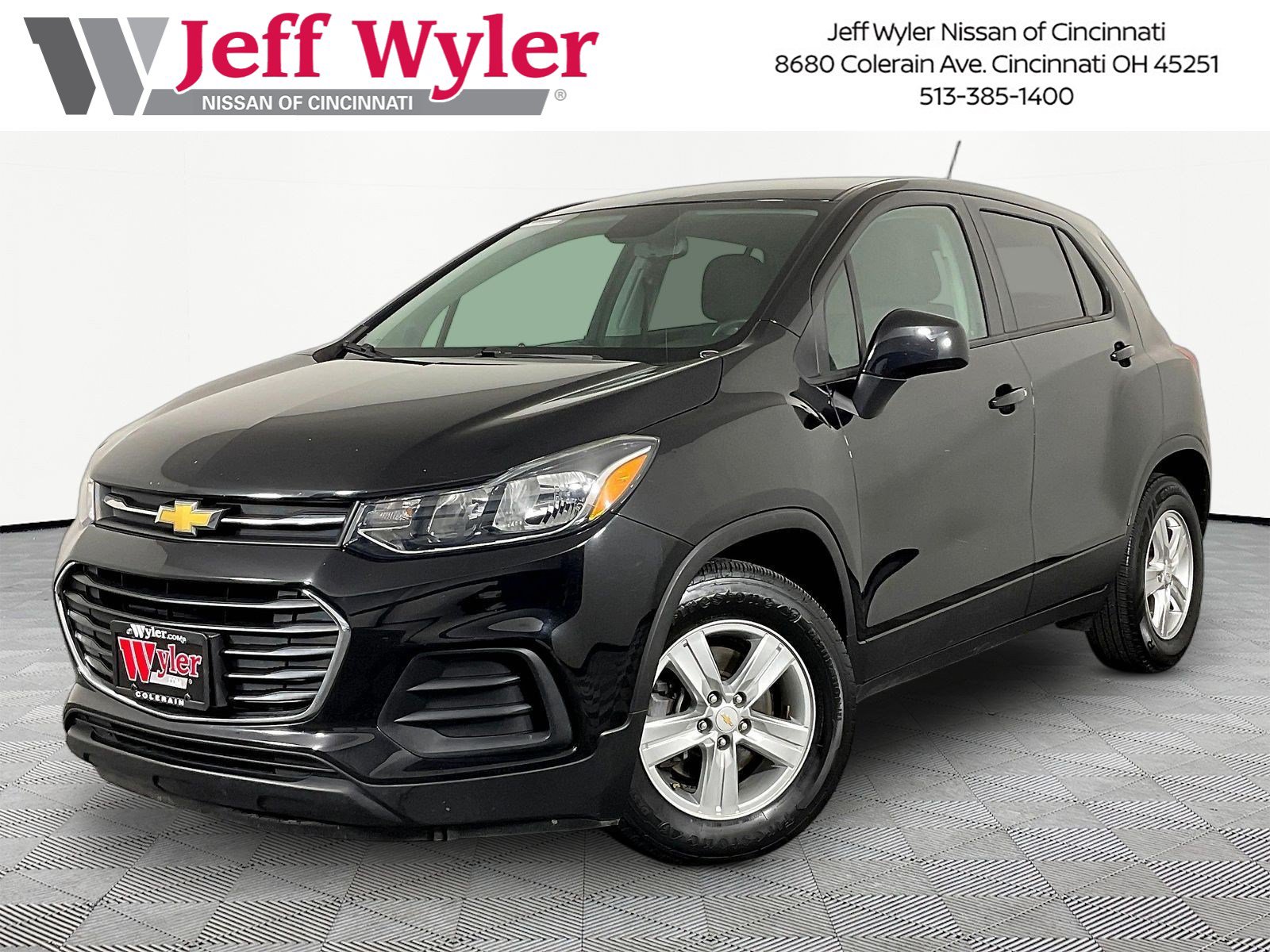 Used 2020 Chevrolet Trax LS w/ Tint and Cruise Package FWD image 1