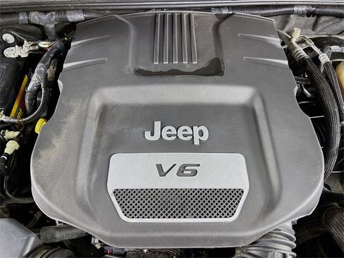 Used 2018 Jeep Wrangler Sport image 27