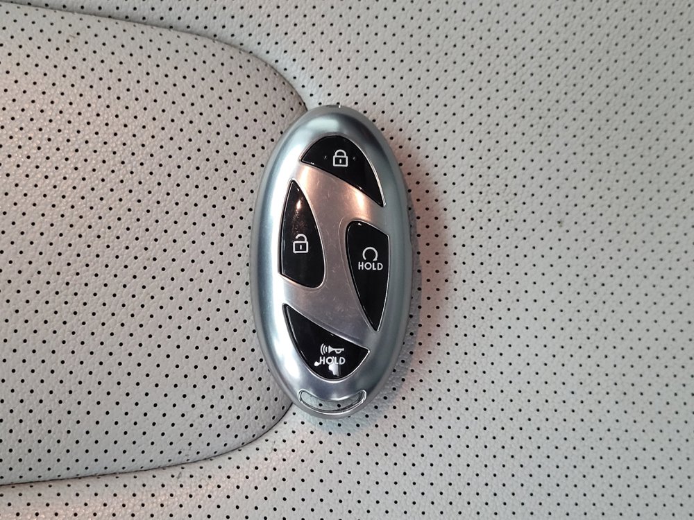 Used 2025 Hyundai Elantra Limited FWD image 32