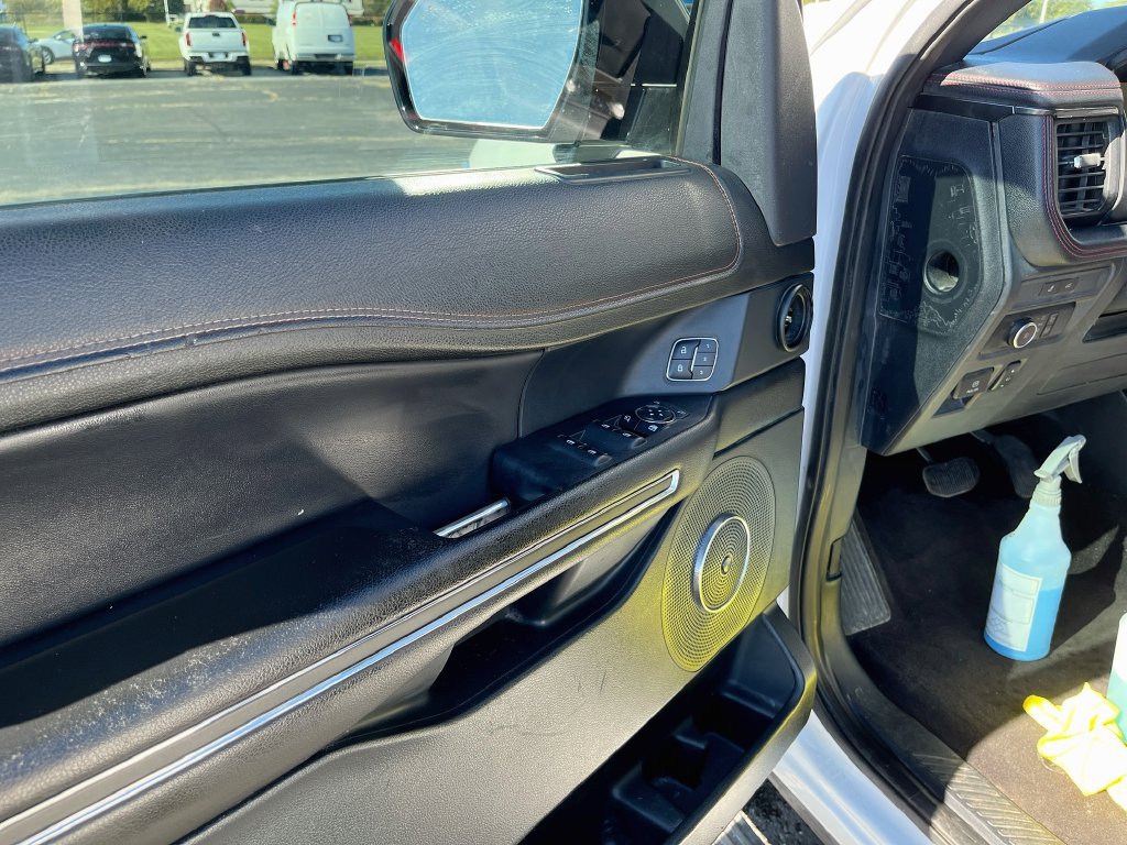 Used 2023 Ford Expedition Limited AWD/4WD image 18
