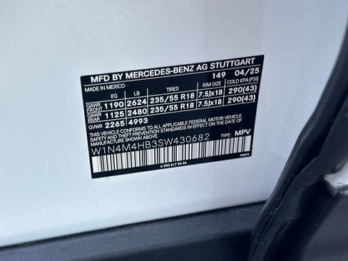 New 2025 Mercedes-Benz GLB 250 4MATIC image 28