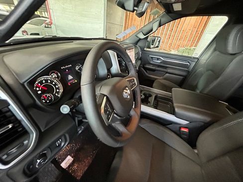Used 2025 RAM 1500 Big Horn AWD/4WD image 36