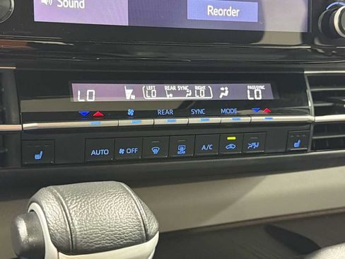 Certified 2022 Toyota Sienna XLE FWD image 20