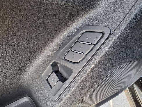 Used 2025 Audi Q3 2.0T Premium w/ Convenience Package image 13