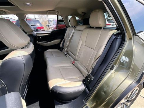 Used 2024 Subaru Outback Limited AWD/4WD image 22