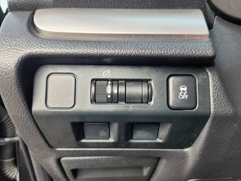 Used 2018 Subaru Forester 2.5i AWD/4WD image 19