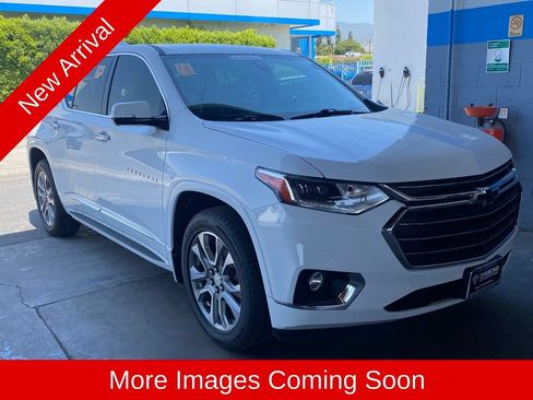 Used 2020 Chevrolet Traverse Premier w/ LPO, Cargo Package FWD image 1