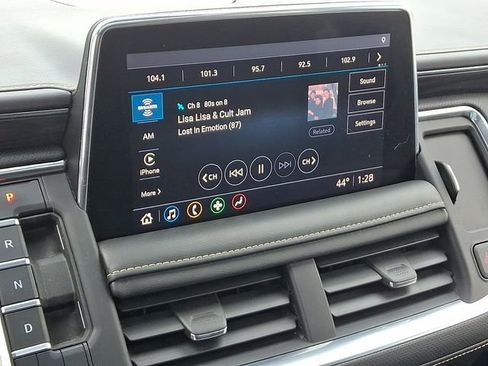 Used 2021 GMC Yukon SLT w/ SLT Premium Package image 19