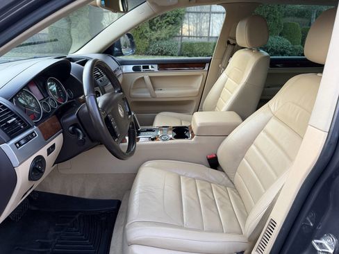 Used 2008 Volkswagen Touareg V6 image 10