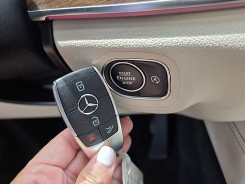 New 2026 Mercedes-Benz GLE 450 4MATIC image 18