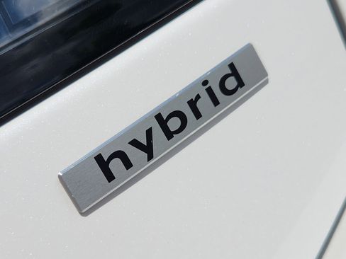 Certified 2025 Hyundai Sonata Limited FWD image 8