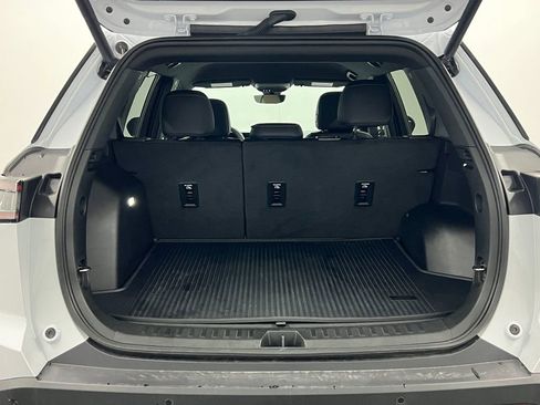 Used 2026 Chevrolet Equinox ACTIV w/ Convenience Package III image 20