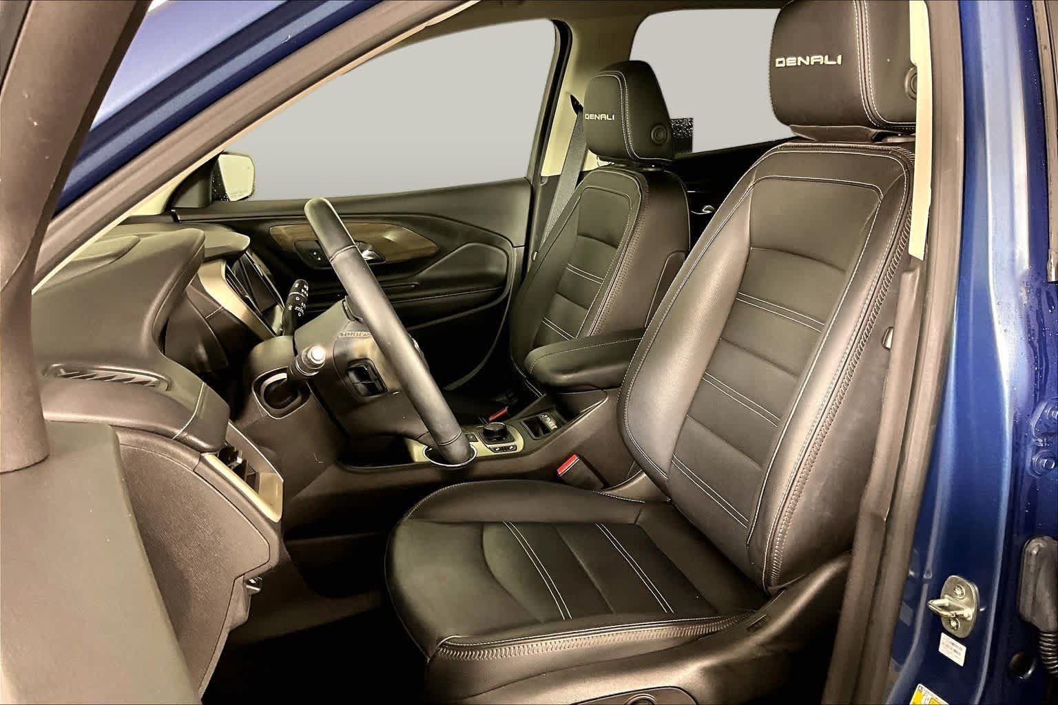 Used 2024 GMC Terrain Denali AWD/4WD image 8