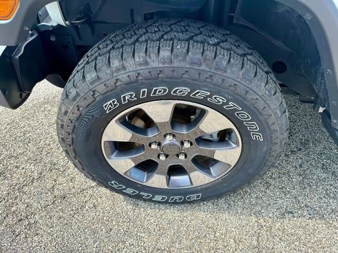 Used 2018 Jeep Wrangler Unlimited Sahara image 9