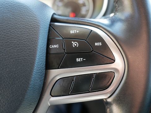 Used 2020 Jeep Cherokee Limited AWD/4WD image 29