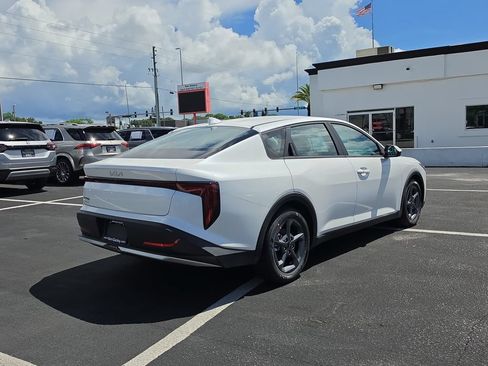 New 2026 Kia K4 FWD image 8
