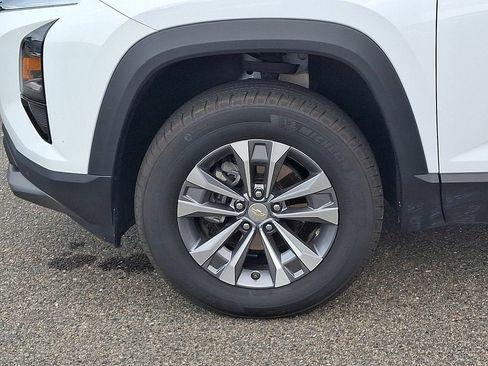 Used 2025 Chevrolet Equinox LT AWD/4WD image 8