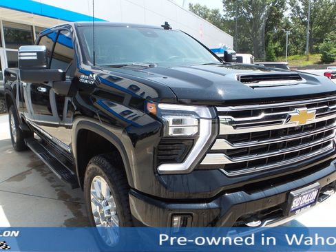 Used 2024 Chevrolet Silverado 2500 High Country image 8